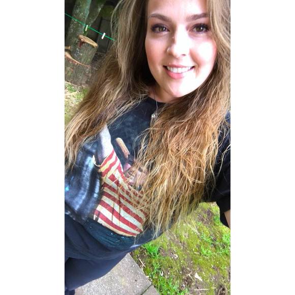 Meet your Posher, Paige - Picture 1 of 1